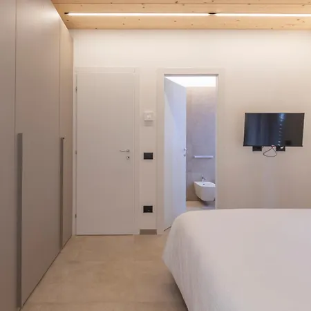 Appartamento The Nest - Trilo - Wifi - Box - Cortile - Magnolta *